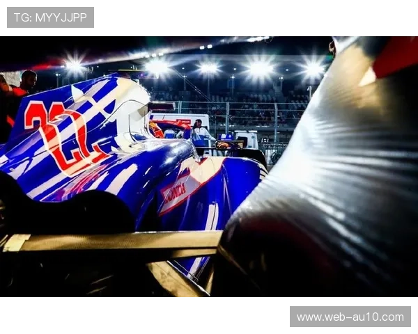 小红牛卡塔尔站升级前翼，增加下压力应对赛道特性